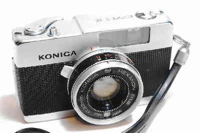 konica half frame camera